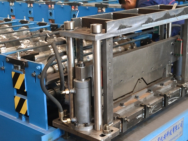 YX25-820 Kurulumu Kolay PV Kiremit Rulo Şekillendirme Makinesi